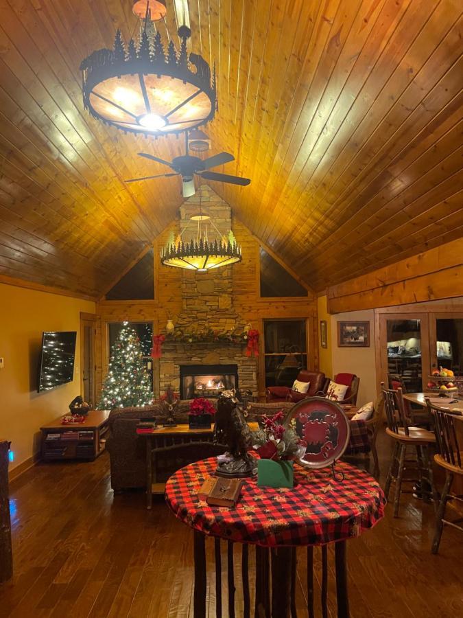 Cozy Creekfront Family Cabin-Pet Friendly -Gamerm-Hot Tub هياواسي المظهر الخارجي الصورة
