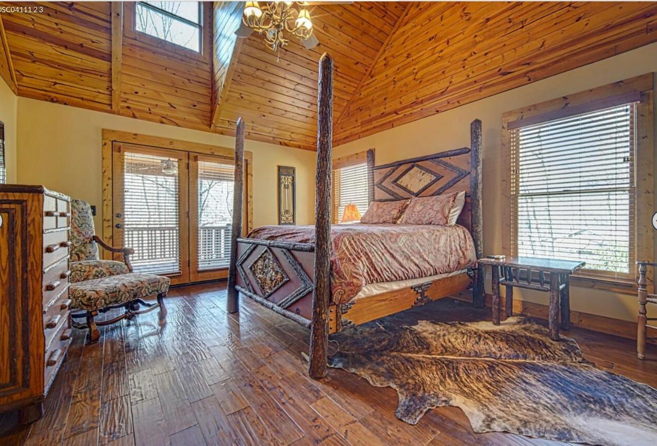 Cozy Creekfront Family Cabin-Pet Friendly -Gamerm-Hot Tub هياواسي المظهر الخارجي الصورة