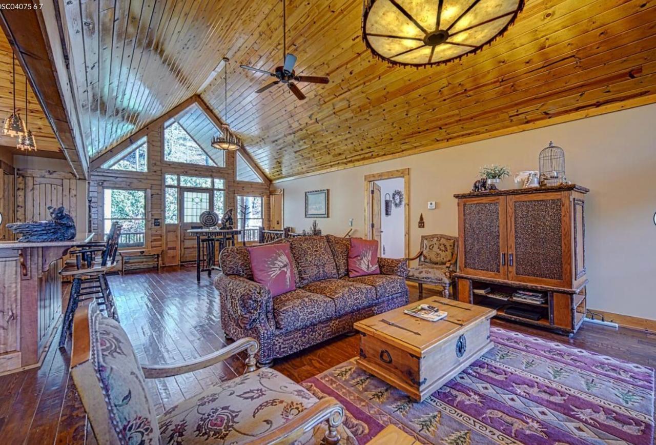Cozy Creekfront Family Cabin-Pet Friendly -Gamerm-Hot Tub هياواسي المظهر الخارجي الصورة
