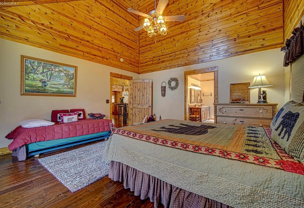 Cozy Creekfront Family Cabin-Pet Friendly -Gamerm-Hot Tub هياواسي المظهر الخارجي الصورة