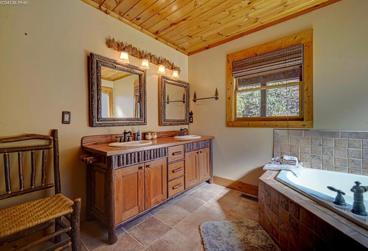 Cozy Creekfront Family Cabin-Pet Friendly -Gamerm-Hot Tub هياواسي المظهر الخارجي الصورة
